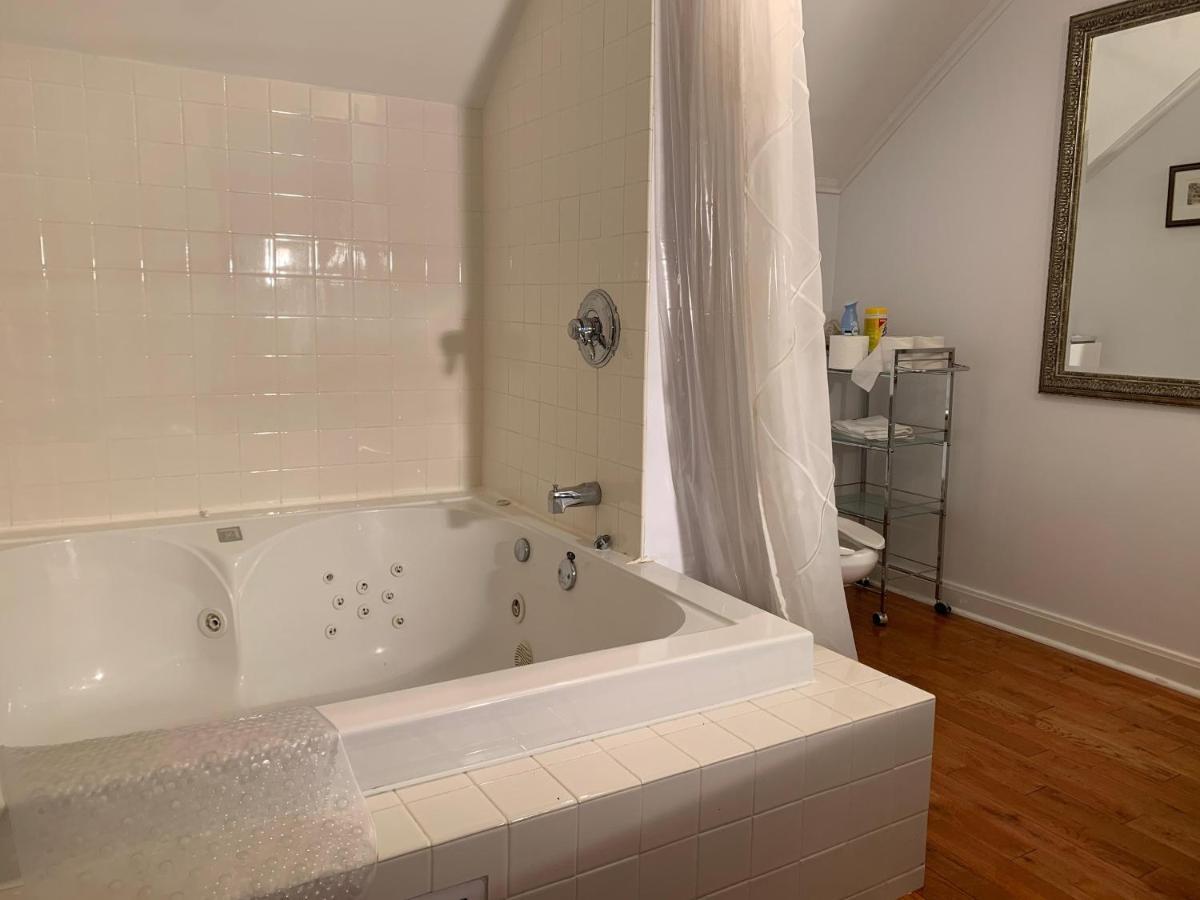 Monroe House Executive Guest Suites St. John's Dış mekan fotoğraf